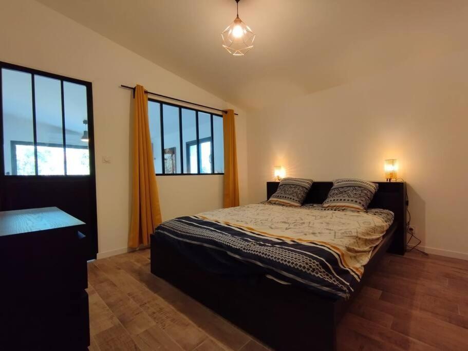 Appartement Avec Jardin Privatif Cuers Zewnętrze zdjęcie
